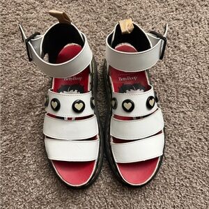 Doc Marten Betty boop platform sandals